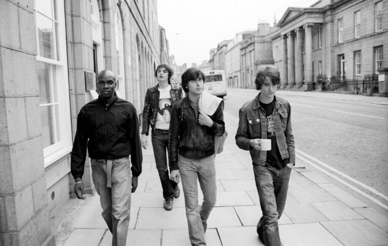 I Libertines festeggiano “Up The Bracket”: vent’anni e non sentirli