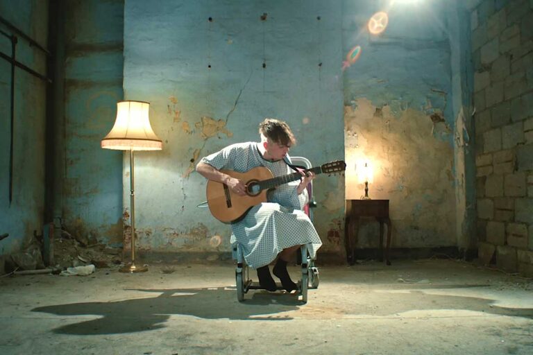 ren – un cantastorie gallese tra teatro e salute mentale