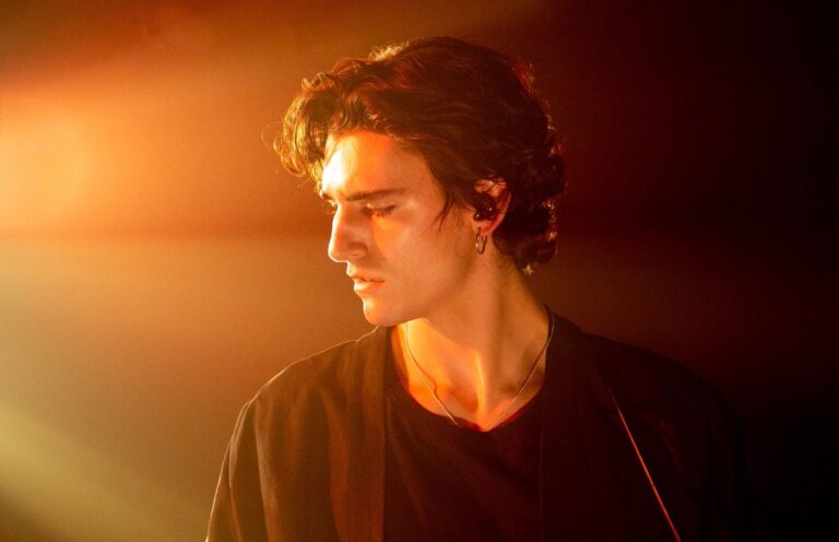 perdersi per ritrovarsi: il nuovo album di tamino “every dawn’s a mountain”